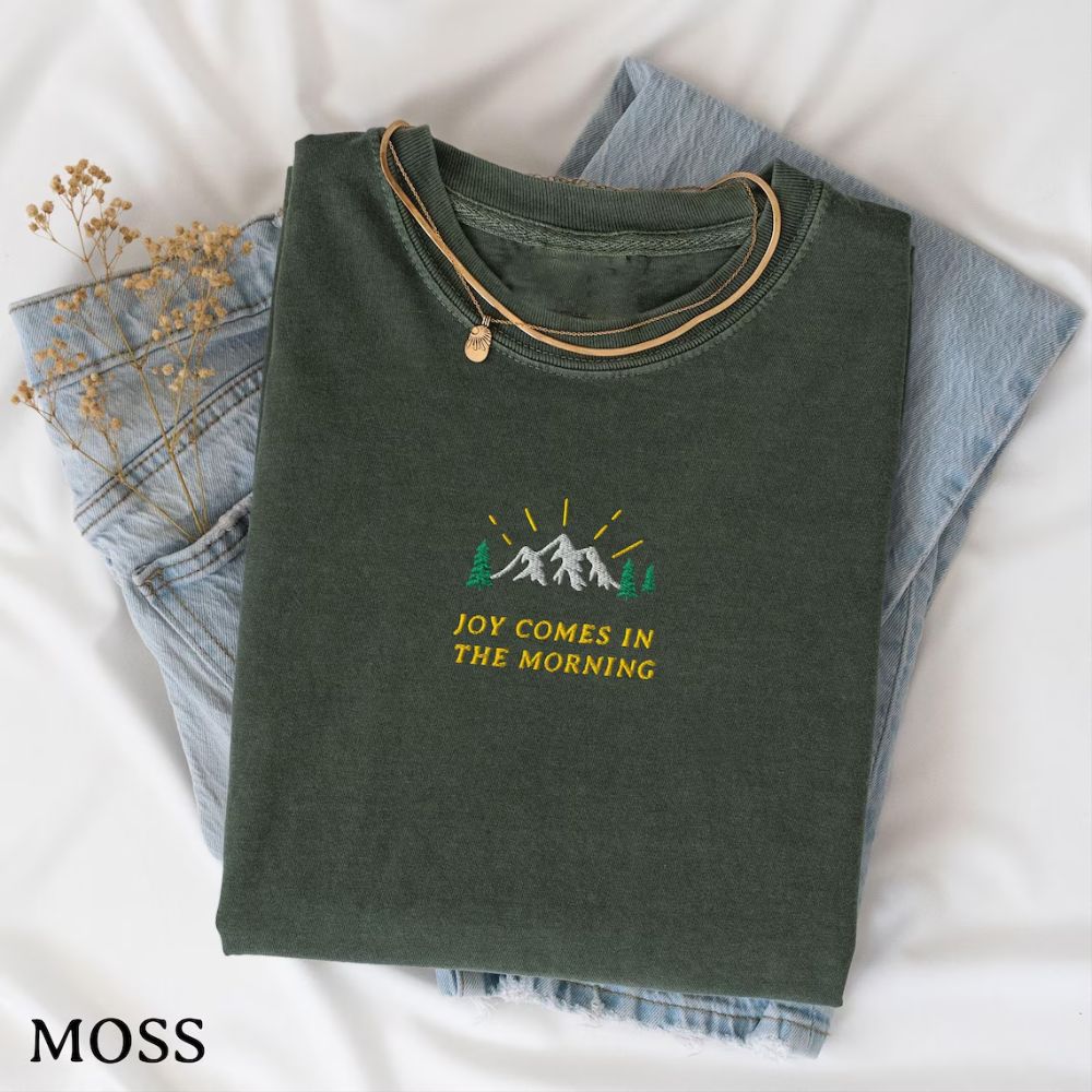 custom-embroidered-tee-front-sleeve-1